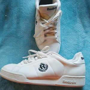 Vintage Reebok tennis shoes, size 10